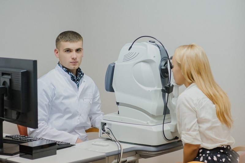 Optometrist Specialist