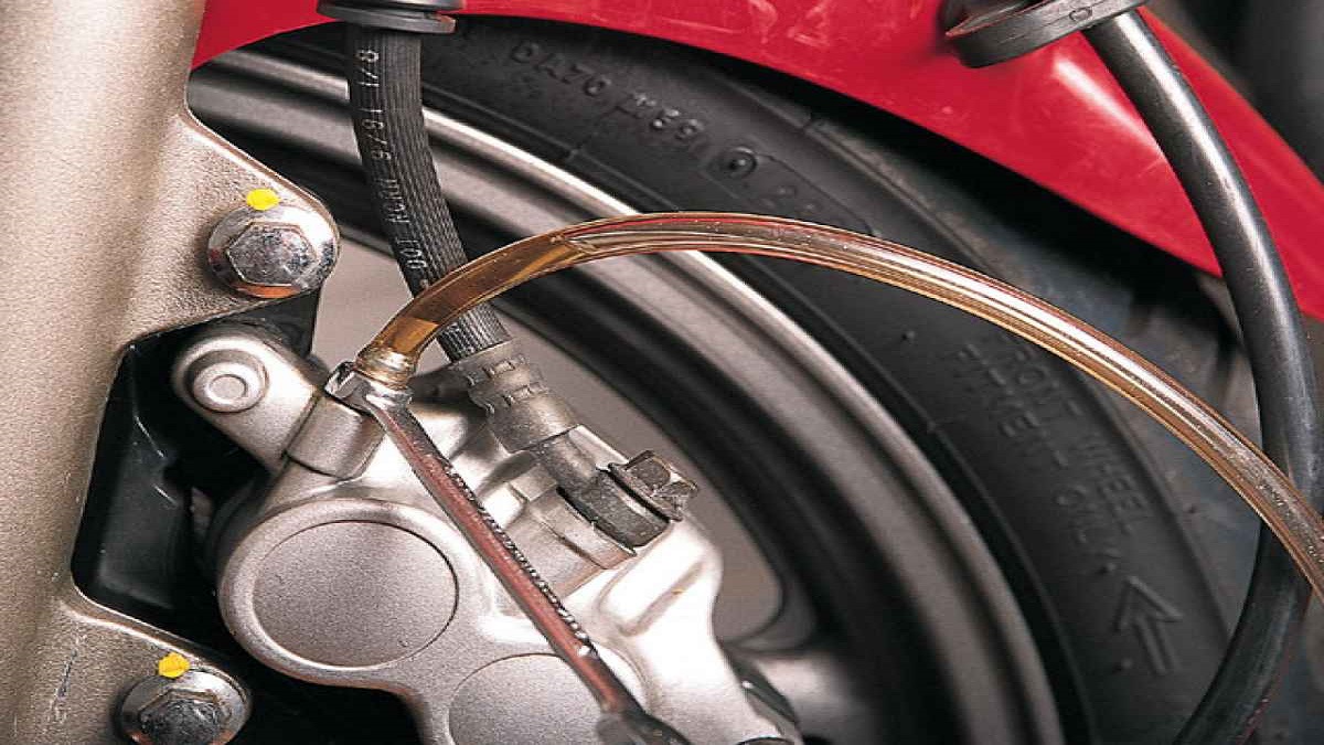 Causes of Spongy Brakes