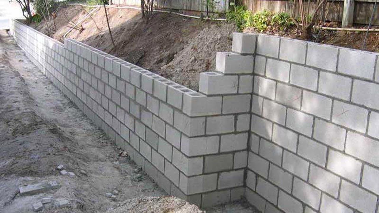 Build with bricks or with concrete blocks