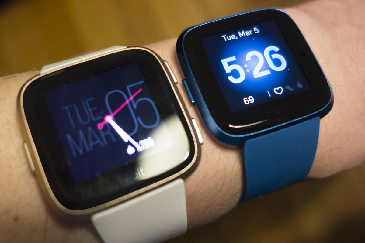 Fitbit Versa Lite Straps Having an 