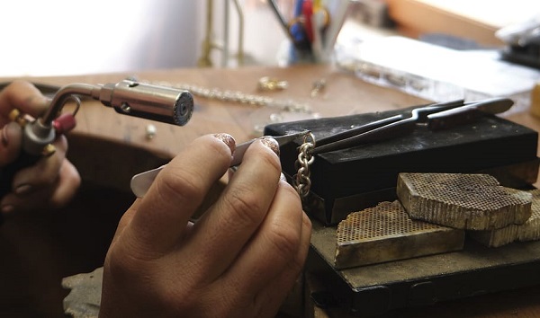 Fast Fix Cheap Jewelry Repairs Store