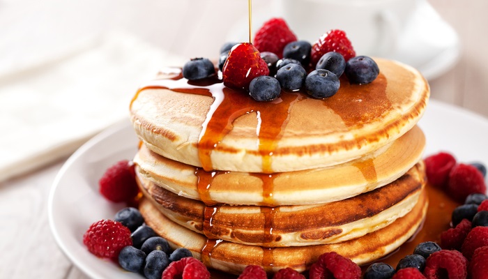 pancakes berries