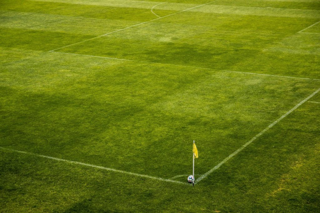 build five a side football pitch