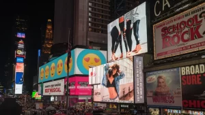 advertising with digital signage