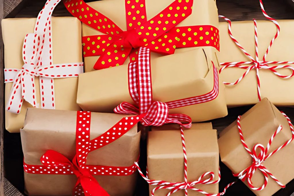 How to Surprise Someone With Gift